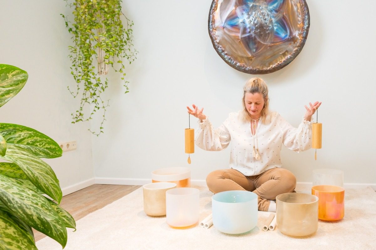 Selma van Spark of Life in Druten, Gelderland geeft ontspanningsmassage en intuïtieve massage voor balans, energie en heling.